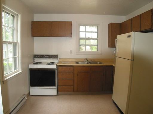 3211 W North Loop Ave - Photo 3 of 5