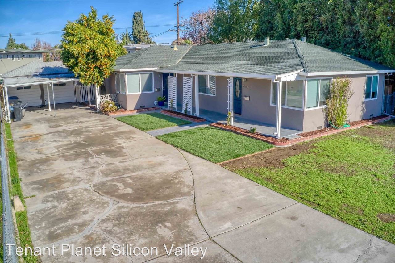 2073 Lynnhaven Dr - Photo 3 of 13