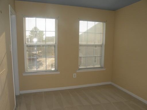 20190 Foothill Terrace - Photo 2 of 6