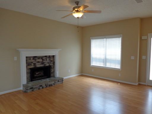 617 Spring Dr - Photo 2 of 22