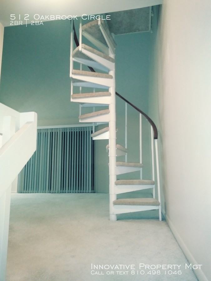 512 Oakbrook Cir - Photo 2 of 12