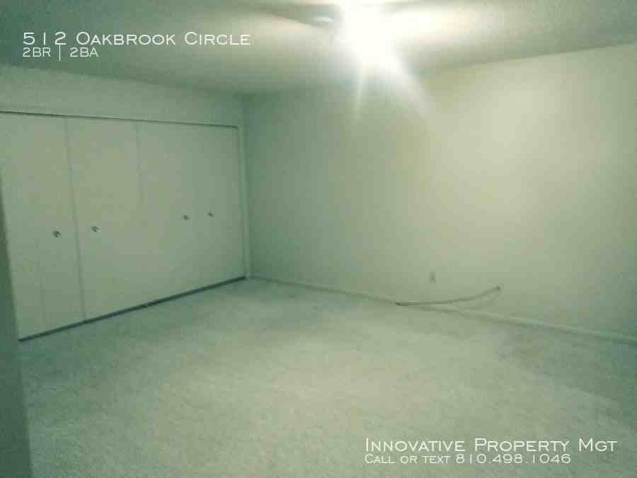 512 Oakbrook Cir - Photo 3 of 12