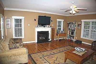 11525 Fair Isle Dr - Photo 2 of 24