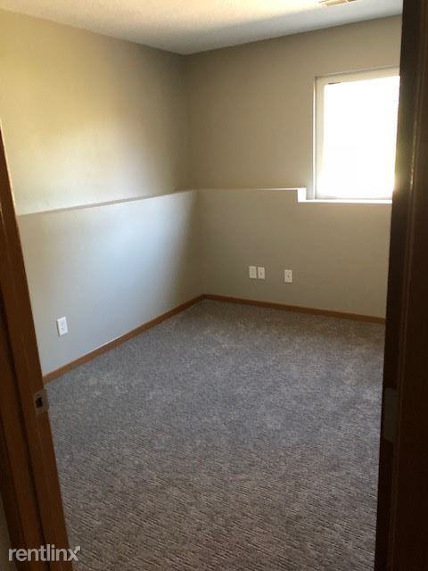 3007 Stonewall Dr - Photo 2 of 10