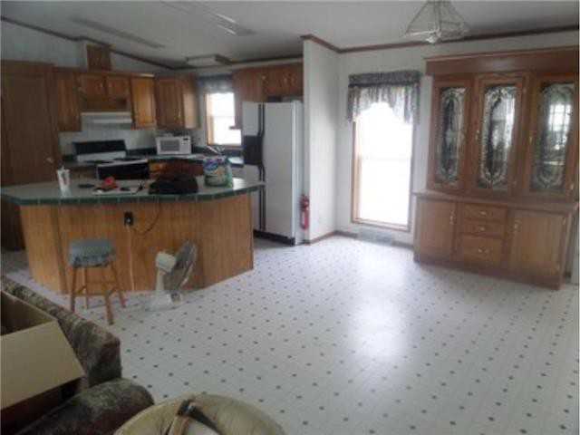 17212 Edgewater Rd NE - Photo 3 of 21