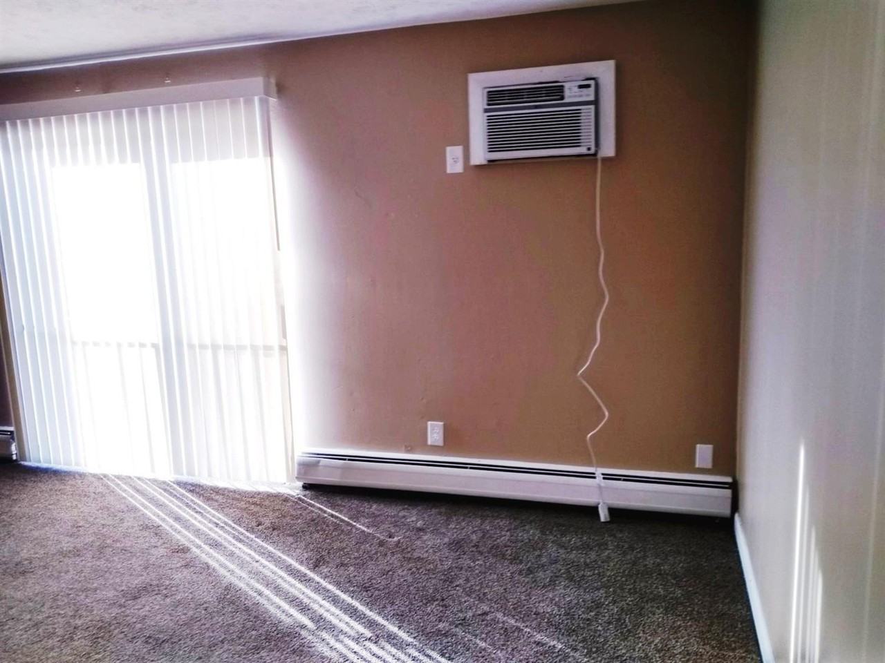 6256 Daly Rd - Photo 3 of 11