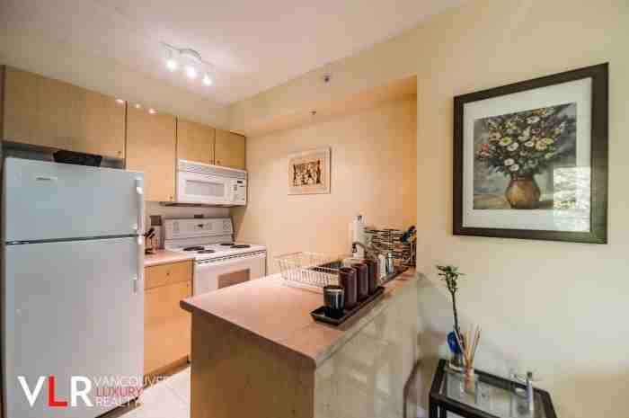 1889 Alberni Street (# 3450) - Photo 2 of 16