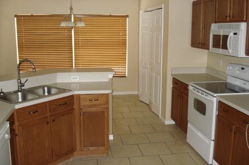 403 Gentle Breeze Dr - Photo 3 of 13