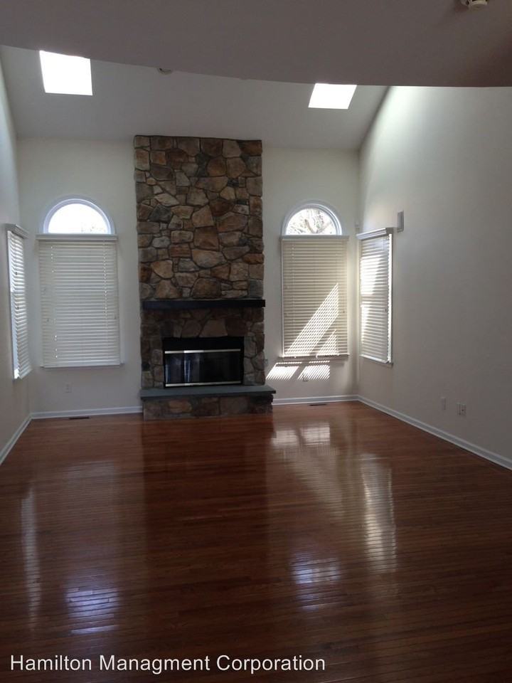 3 Longacre Ct - Photo 3 of 6