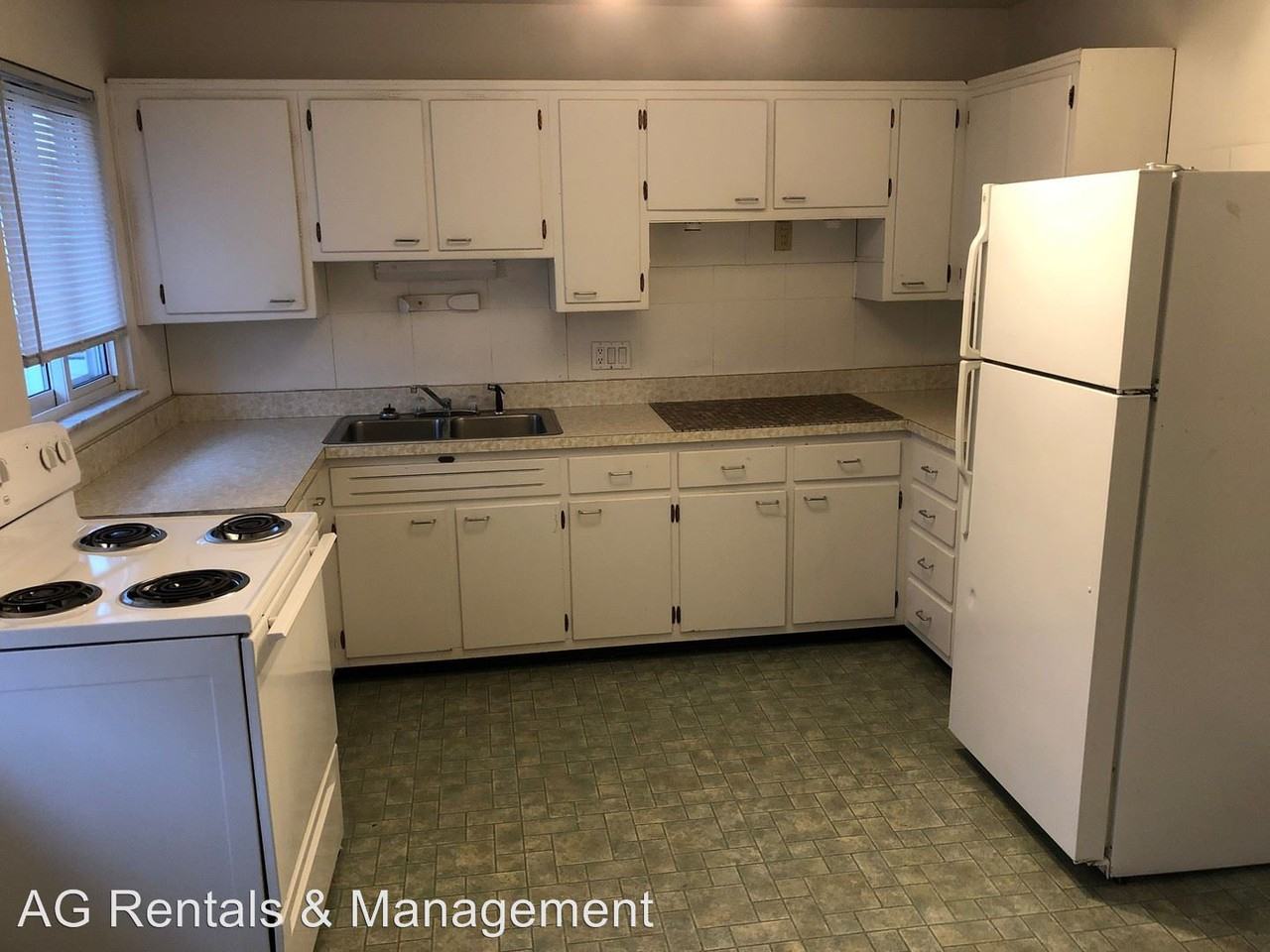 1717 N Highlands Blvd - Photo 2 of 3