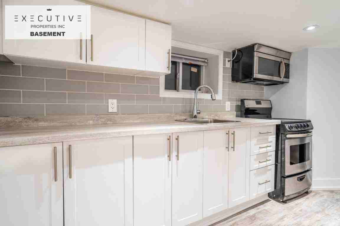 801 Main Street E - Photo 3 of 19