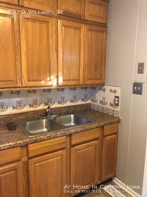 2319 Williams St - Photo 3 of 8