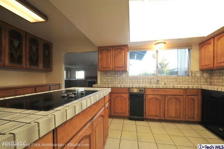 1511 Heather Ridge Dr - Photo 3 of 16