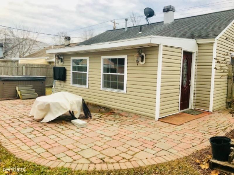 353 Whitehall Rd - Photo 3 of 20