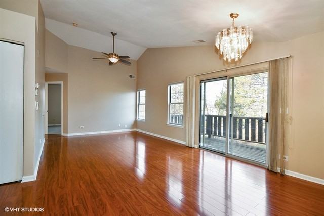 1053 Rockport Dr - Photo 2 of 10