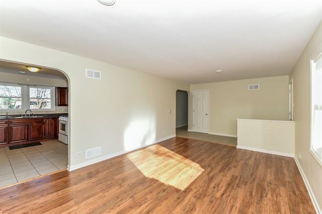 4832 W 85th St - Photo 3 of 10