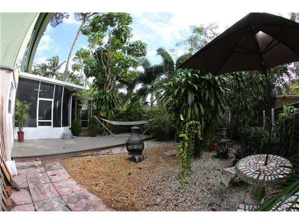 1712 SW 14th St - Photo 2 of 30