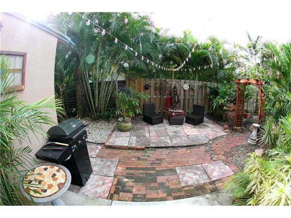 1712 SW 14th St - Photo 3 of 30