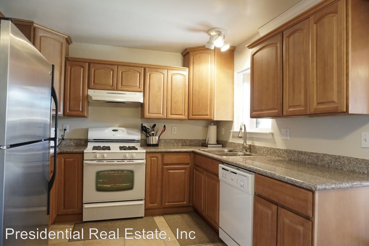 458 Beth Dr - Photo 2 of 7