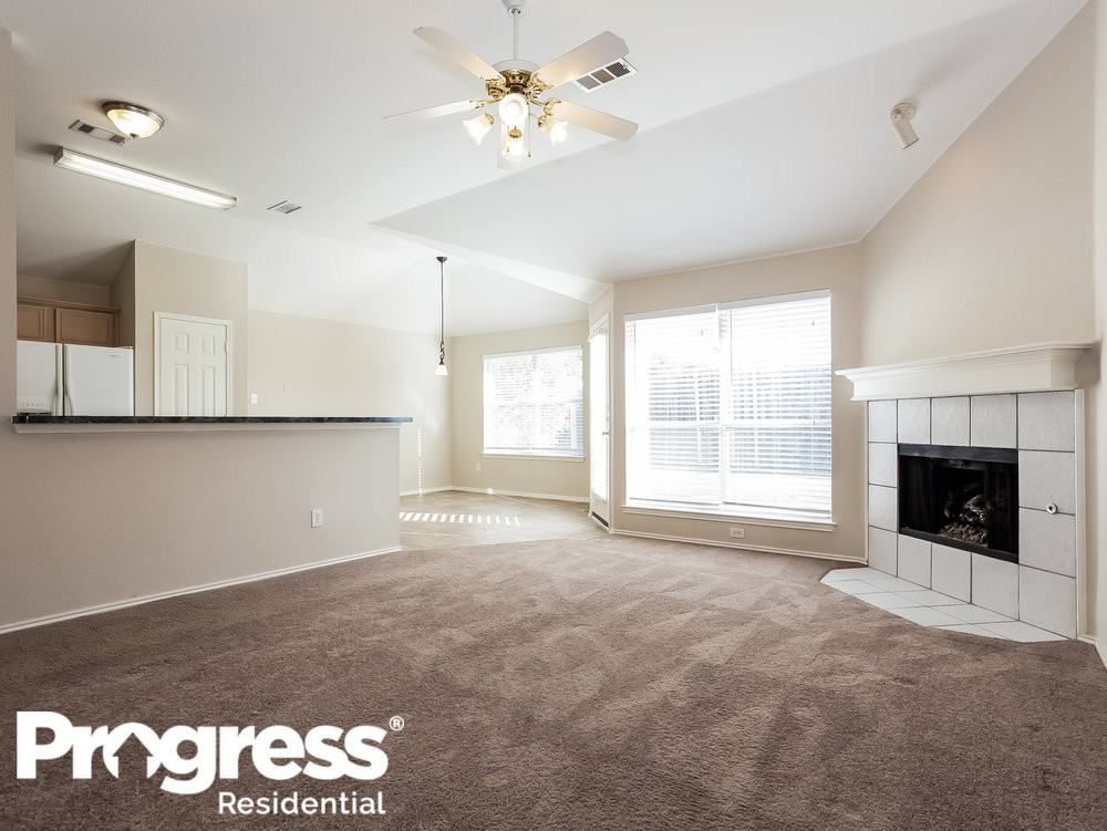 5904 Fox Point Trl - Photo 3 of 12