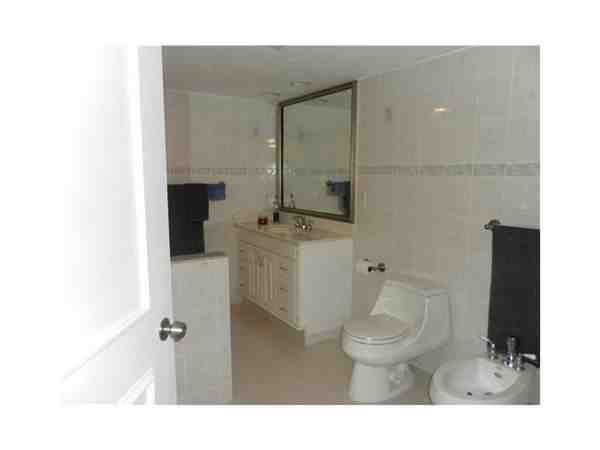 300 THREE ISLANDS BL - Photo 2 of 25