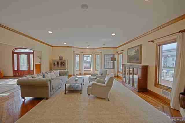 120 Prospect Pl - Photo 3 of 25