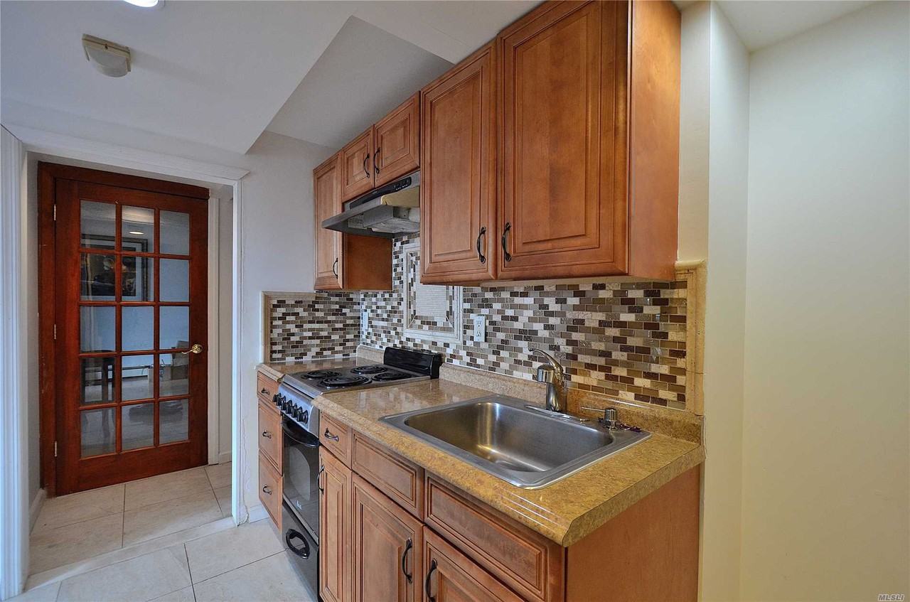 352 Bertha Dr - Photo 2 of 11