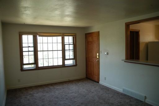 150 S 76th St - Photo 3 of 6