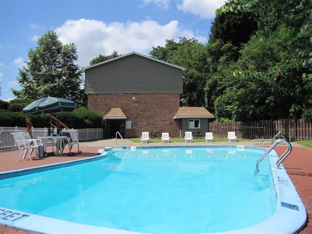 Lake Vista Apartments - Photo 3 of 3