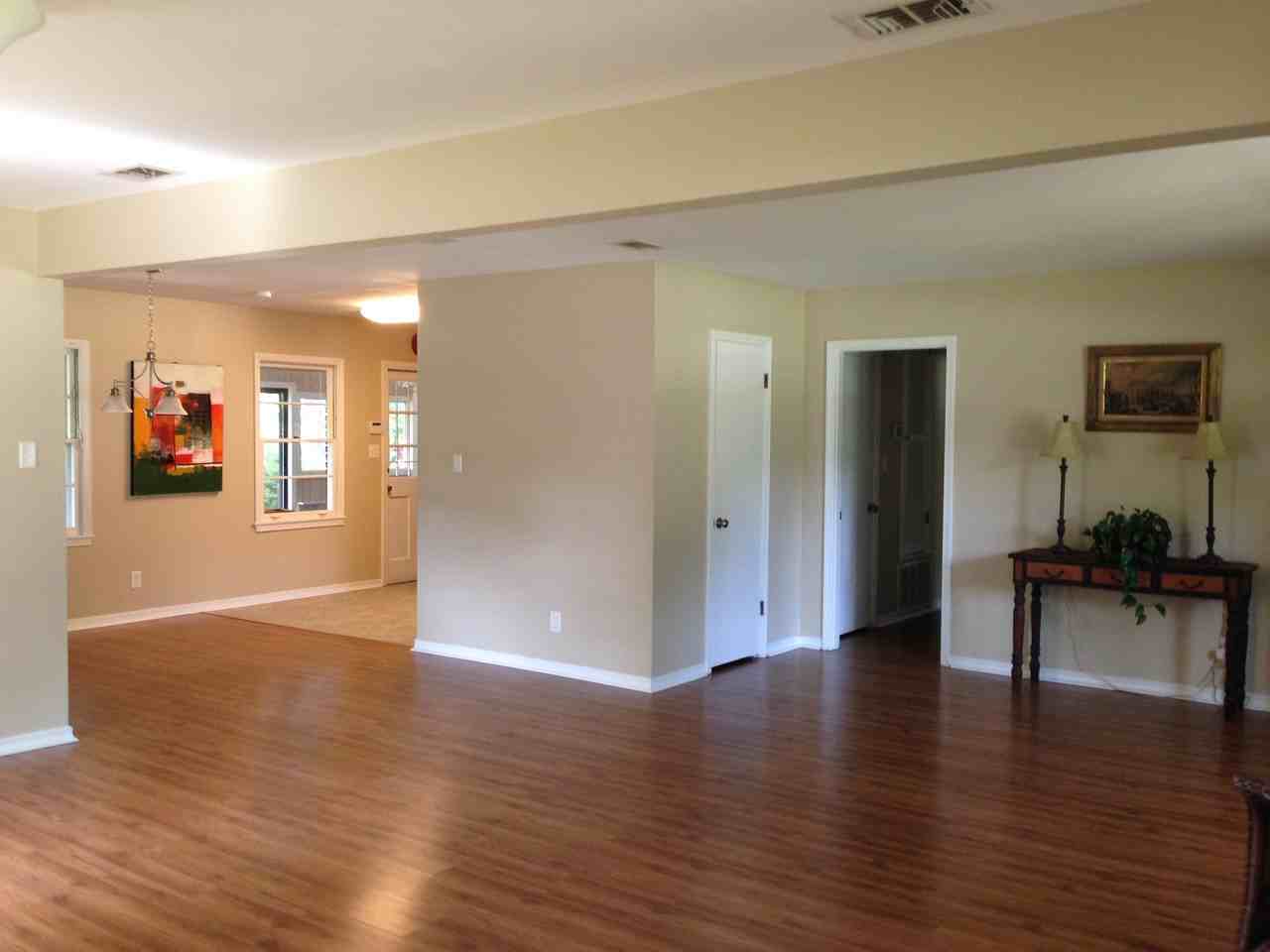 812 Wendover Rd - Photo 3 of 10