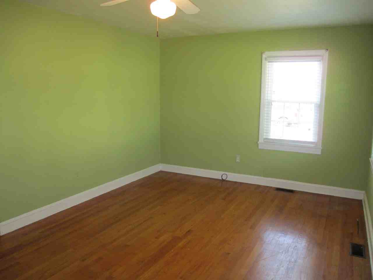 1036 Jefferson St - Photo 2 of 11