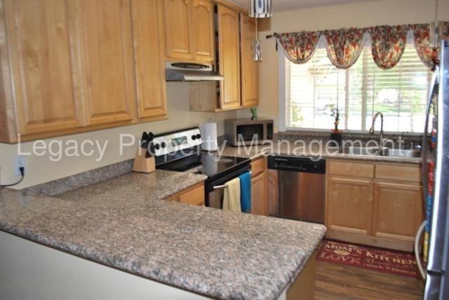 404 Gridley St - Photo 2 of 3