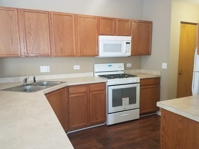 622 Windsor Dr #622 - Photo 2 of 17