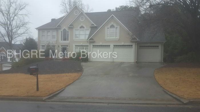 1555 Highview Pines Pass - Photo 2 of 3