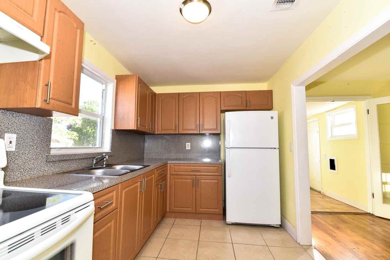 1226 N A St - Photo 2 of 10