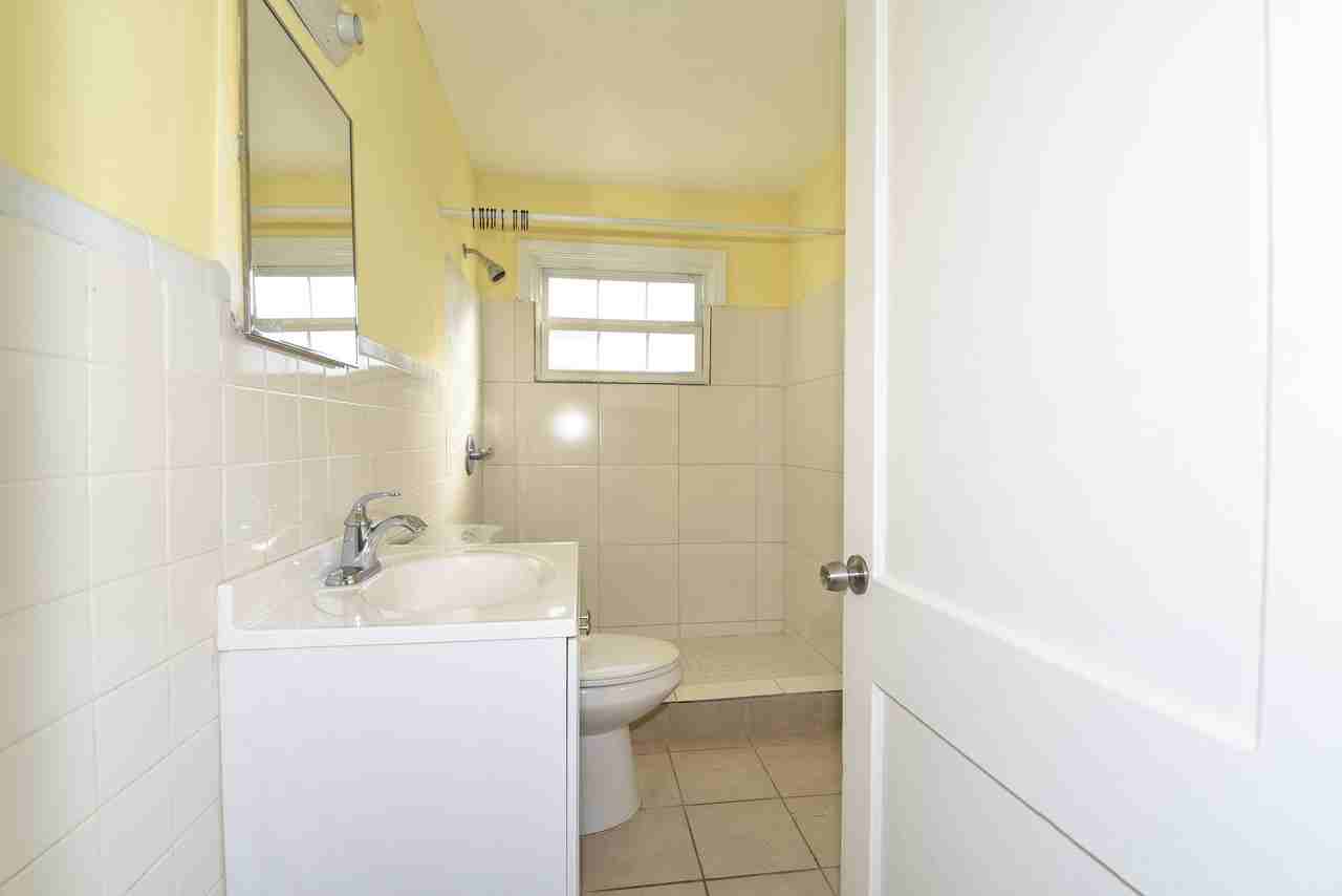 1226 N A St - Photo 3 of 10