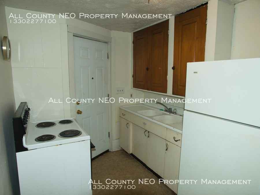 3211 Glen Pl NW - Photo 3 of 6