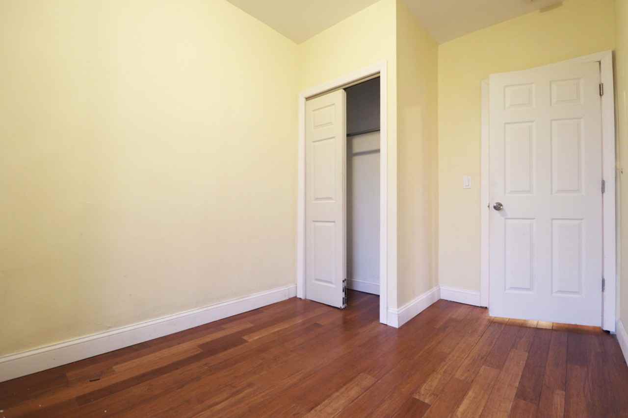 Amsterdam & 135 #16 - Photo 3 of 4