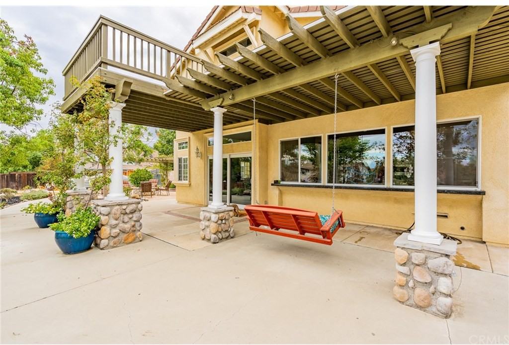 312 Alamosa Dr - Photo 3 of 10