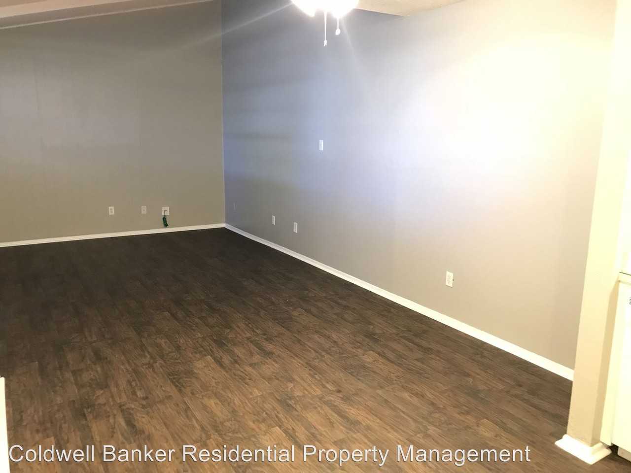 1710 Elkhart - Photo 3 of 5