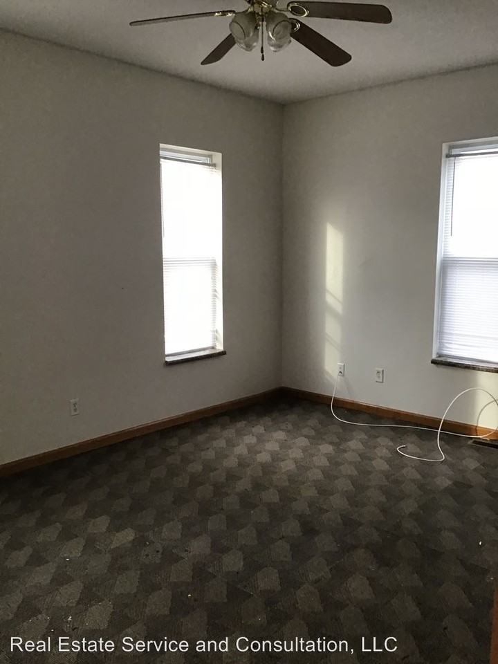 1510 S 8th St - Photo 3 of 11