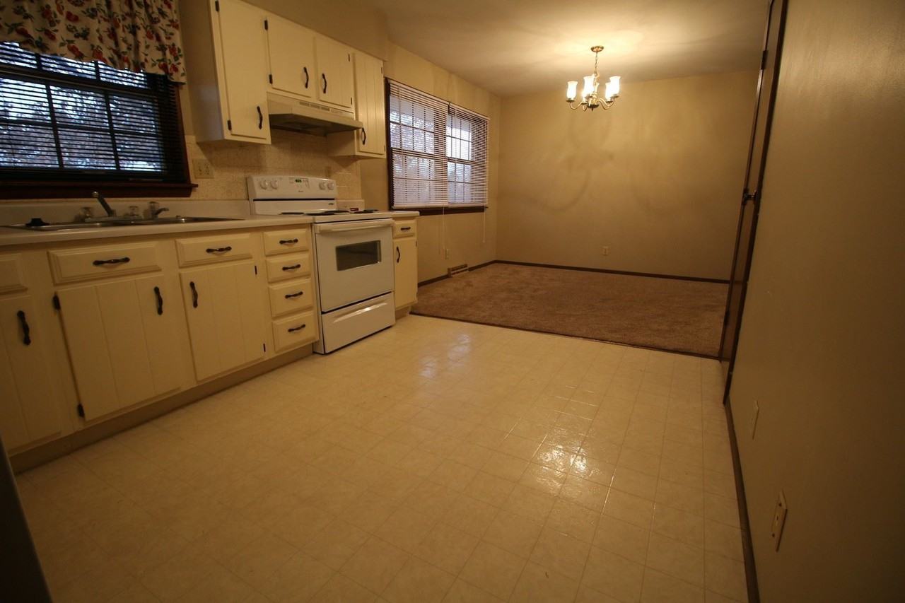 616 S Washington Ave - Photo 3 of 10