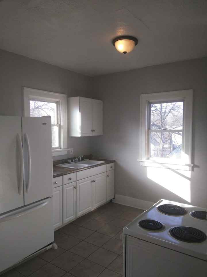 209 Davis St - Photo 2 of 8