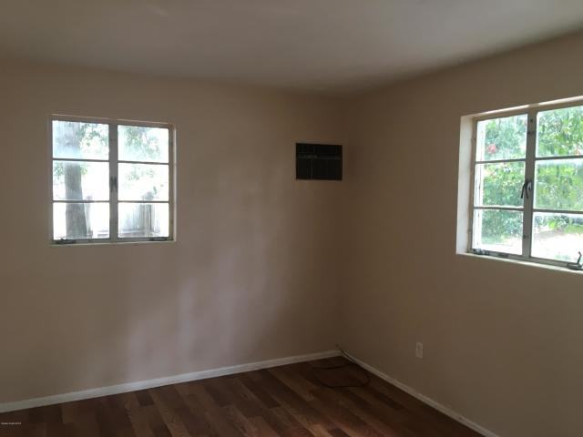 1052 Myrtle Ln - Photo 3 of 22