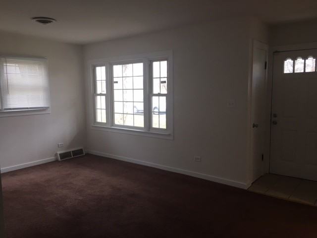 1825 N Lewis Ave - Photo 3 of 3