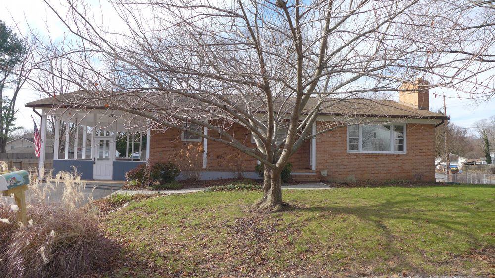 93 Great Lake Dr - Photo 2 of 23