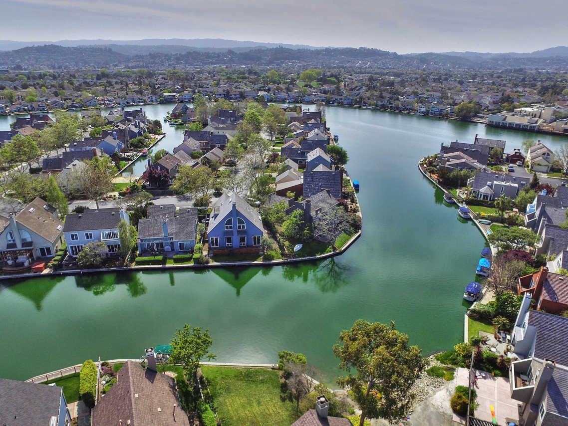 1160 Dover Ln - Photo 3 of 36