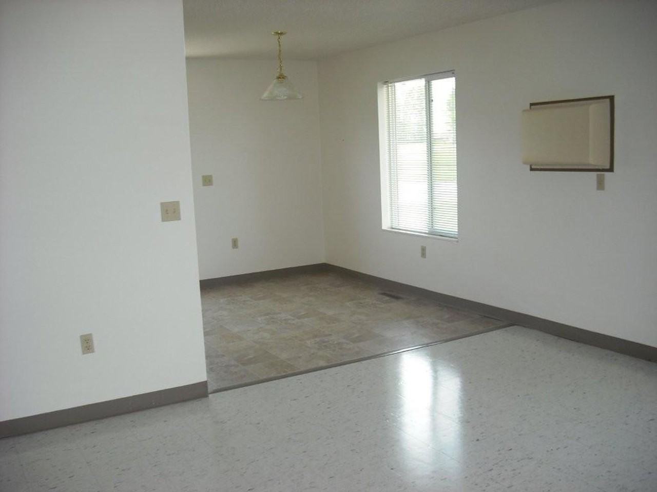 1316 Meadowland Ave - Photo 3 of 8