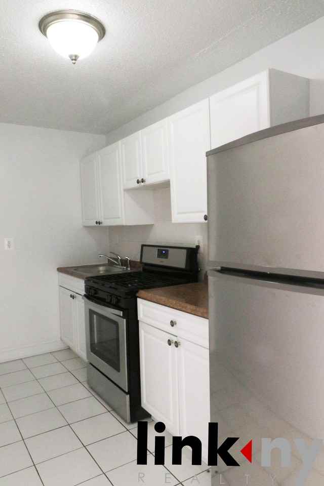 40 East Sidney Avenue #3E
