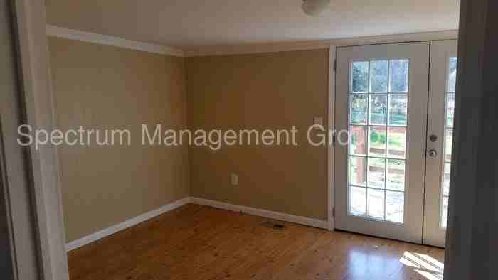 205 Hammitt Rd - Photo 3 of 11